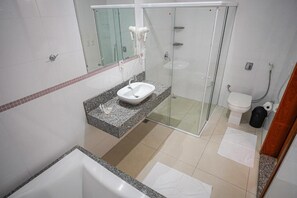 Deluxe Suite, Balcony, City View | Bathroom - Garcia Palace Hotel (Sinop)