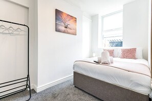 Room - 2-Bed Apt • Kitchen • Parking • Ground Floor (Plasmarl)