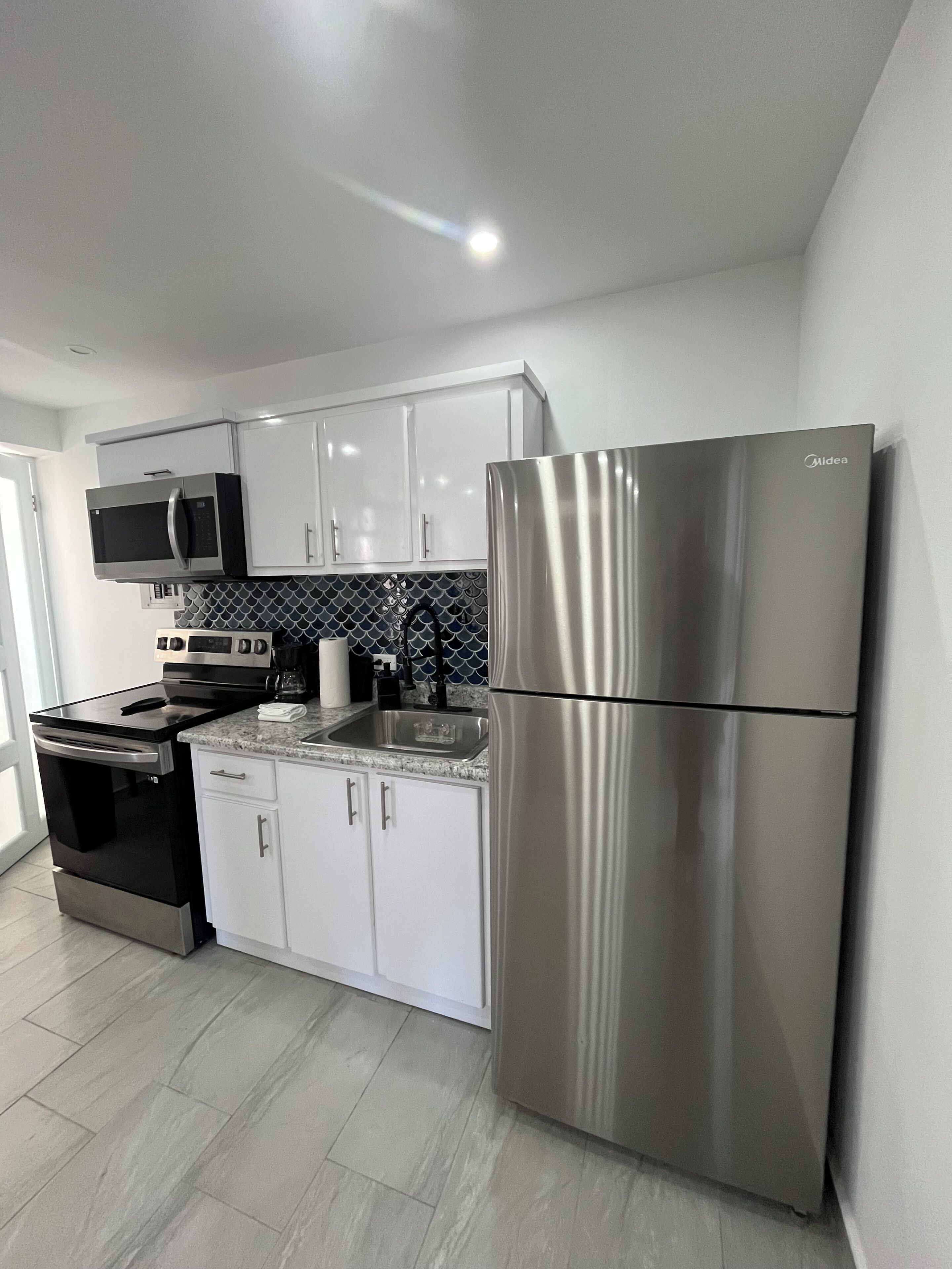 Deluxe Apartment, Ocean View | Private kitchen