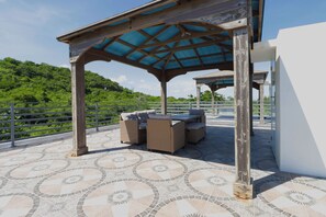 Deluxe Apartment, Ocean View | Rooftop terrace - Oceanview Rooftop Escape & Pool  (Terranova)