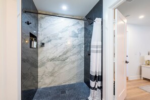 Shower, towels, soap, toilet paper - Stunning luxury peaceful getaway in Clearwater, FL (Clearwater)