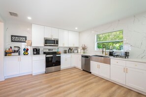 Private kitchen - Stunning luxury peaceful getaway in Clearwater, FL (Clearwater)