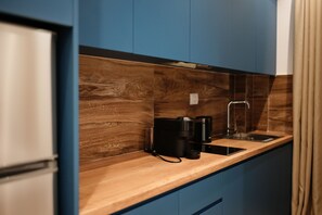 Apartment with Balcony | Private kitchen - Avra Apartments (Sarandë)