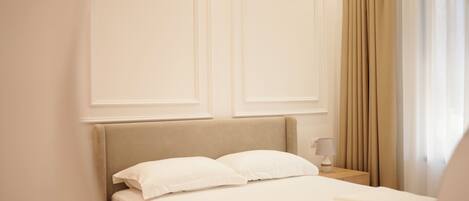 One-Bedroom Apartment with City View | ผ้าปูที่นอน
