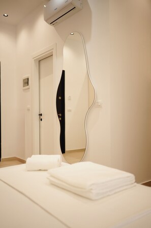One-Bedroom Apartment | Bed sheets - Avra Apartments (Sarandë)