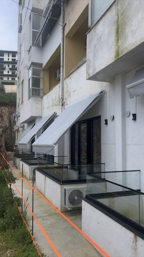 Exterior detail - Avri Hotel (Sarandë)