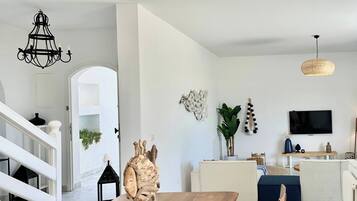 House, 5 Bedrooms, Smoking, Ocean View | Interior