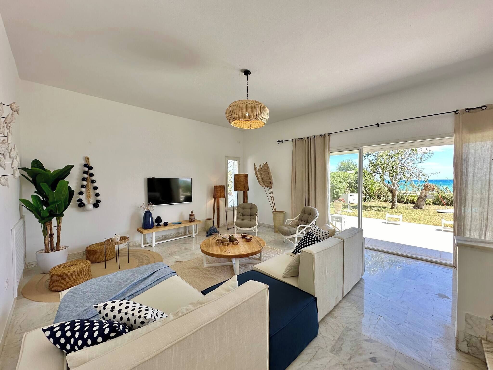 House, 5 Bedrooms, Smoking, Ocean View | Living room
