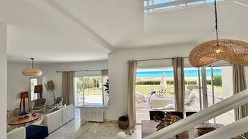 House, 5 Bedrooms, Smoking, Ocean View | Interior