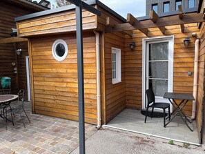 تناول الطعام بالخارج