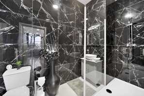 Hair dryer - NEW! Elegant 1BR Home in Near City Centre (Cardiff)