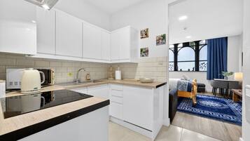 Coffee/tea maker, microwave, oven, dishwasher
