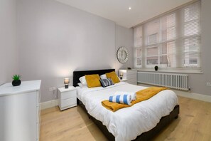 WiFi - NEW! Spacious 3 Bedrooms in City Centre w/ Parking (Cardiff)