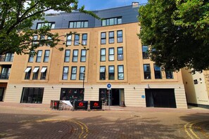 Exterior - NEW! Elegant 2Bed City Living Near Cardiff Centre (Cardiff)