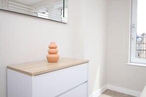 Interior - NEW! Elegant 2Bed City Living Near Cardiff Centre (Cardiff)