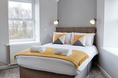 Contractor Base • Kitchen • Parking Included