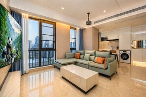 City Apartment, 1 King Bed | Down duvets, memory-foam beds, desk, laptop workspace - Anara Aparthotel Chengdu Chunxi Road (Chengdu)