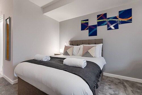 Contractor Base • Kitchen • Parking Included