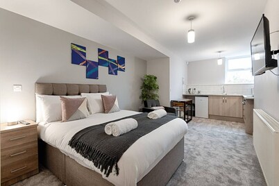 Contractor Base • Kitchen • Parking Included