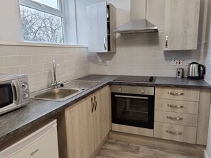 Micro-ondas, fogão, cooktop, torradeira
