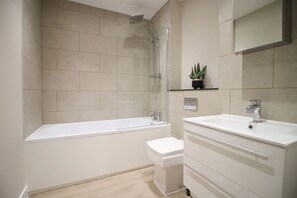 Bathroom - NEW! Charming 2BR Home in a Popular Urban Quarter (Cardiff)