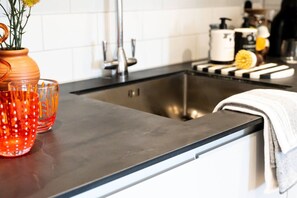 Private kitchen - Cardiff Bay | Free Parking & Wifi | Great Loc… (Cardiff)