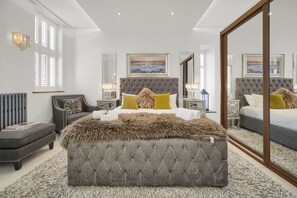 Desk, WiFi - Chic & Luxury - Central - Beach Access - Wind St (Swansea)
