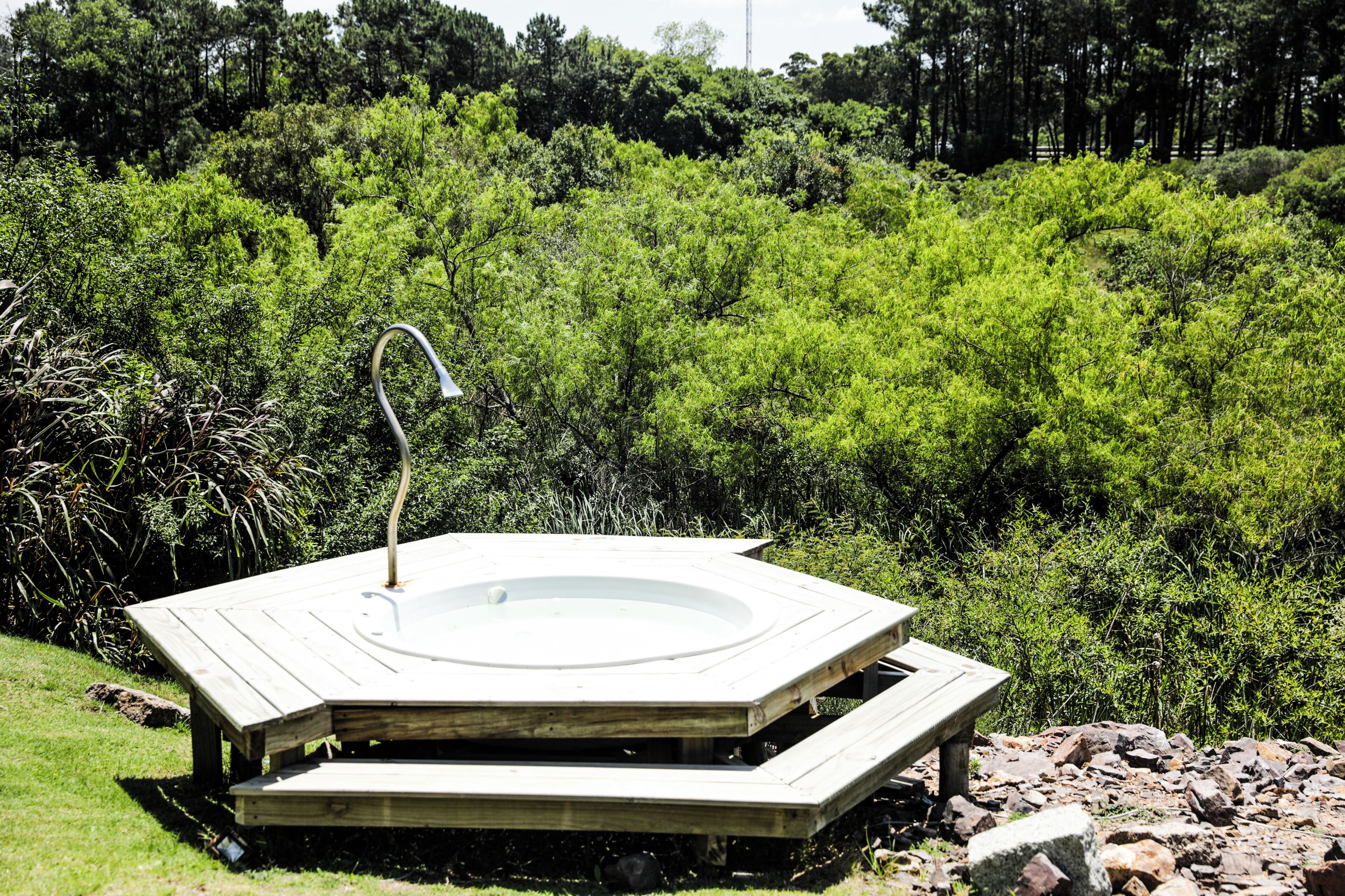 Outdoor spa tub