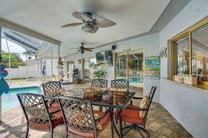 Outdoor dining - Boat Dock & Hot Tub: Canal-Front Cape Coral Gem! (Cape Coral)