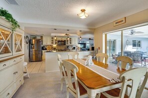 Dining - Boat Dock & Hot Tub: Canal-Front Cape Coral Gem! (Cape Coral)