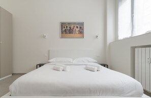 Iron/ironing board - GuestHost - Comfortable and welcoming 45m2 apartment, perfect for four people, located on the ground floor of a building.The property is located near the M1 Gambara metro stop (5 minutes on foot) which will offer a quick connection to the most central an (Milan)
