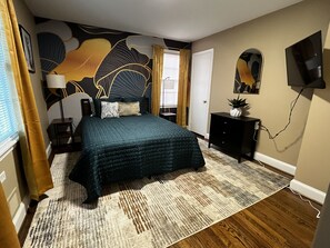 3 bedrooms, iron/ironing board, free WiFi, bed sheets - Camel City Oasis * * Sleeps 8 * * Near Old Salem (Winston-Salem)