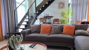 Comfort Duplex, Balcony | Living area