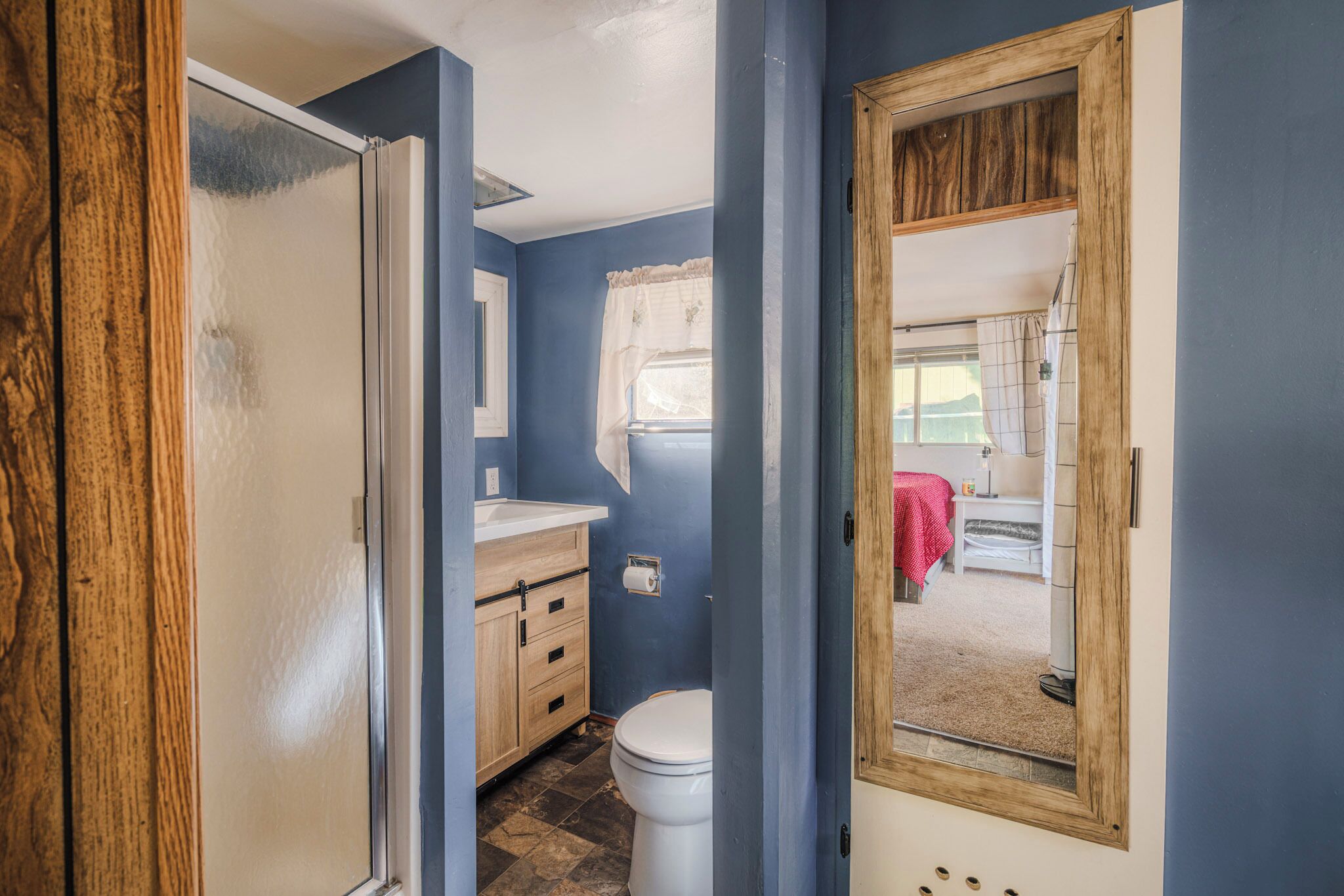 Ferienhaus, Balkon, Gartenblick