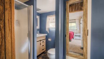 Ferienhaus, Balkon, Gartenblick