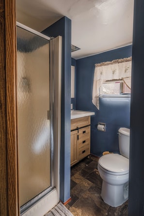 House, Balcony, Garden View | Bathroom - Gonzalez Cabin (Running Springs)