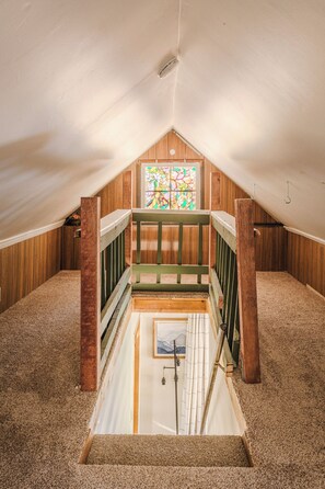 House, Balcony, Garden View | Interior - Gonzalez Cabin (Running Springs)