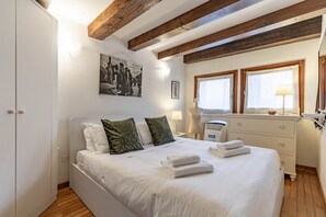3 bedrooms, iron/ironing board - Modern apartment in the heart of San Marco - 2 bedrooms (Venice)