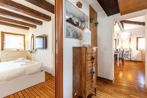 3 bedrooms, iron/ironing board - Modern apartment in the heart of San Marco - 2 bedrooms (Venice)