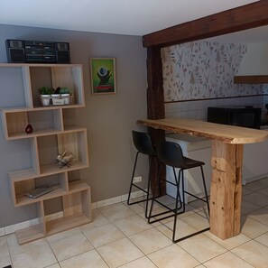 Dining - Gîte “Jonquille - La Petite Meuthe” with Mountain View, Private Garden & Wi-Fi (Ban-sur-Meurthe-Clefcy)