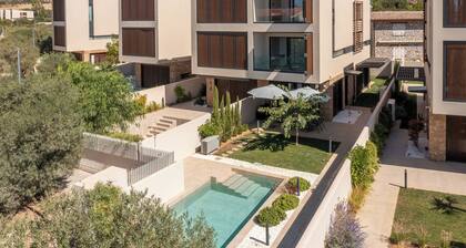SithoniaRS Luxury Three Floor Villa N2 with Private Pool & Garden