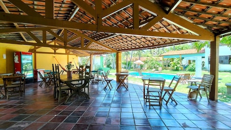 Restaurante al aire libre. Casa Mandacaru Pousada