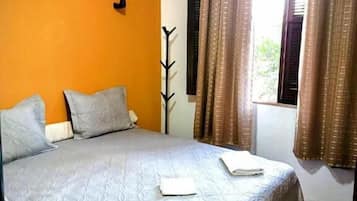 Basic trippelrum - utsikt mot trädgården