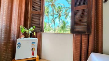 Habitación cuádruple superior, vistas a la piscina | Interior