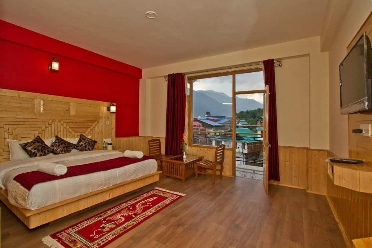 Deluxe Double Room, Balcony, City View