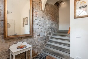 Interior - Casa Loretta – Bright, Spacious Apartment in the Heart of Vicopisano (Vicopisano)