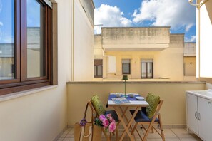 Outdoor dining - Borgagne Apartment by BarbarHouse (Melendugno)