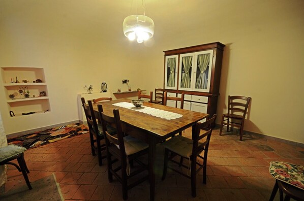 Dining - Vrbo Property (San Sabino-basanello)