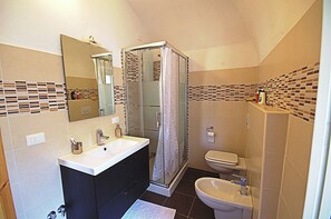 Bathroom - Vrbo Property (San Sabino-basanello)