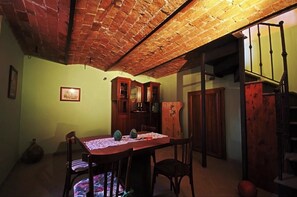 Dining - Vrbo Property (San Sabino-basanello)